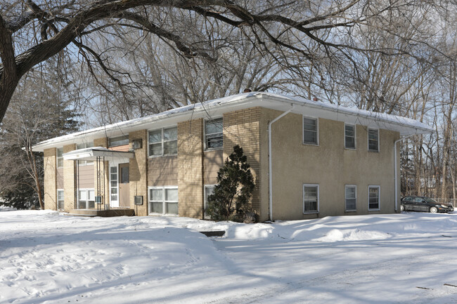 1911-1921 103rd Ave NW in Coon Rapids, MN - Foto de edificio - Building Photo