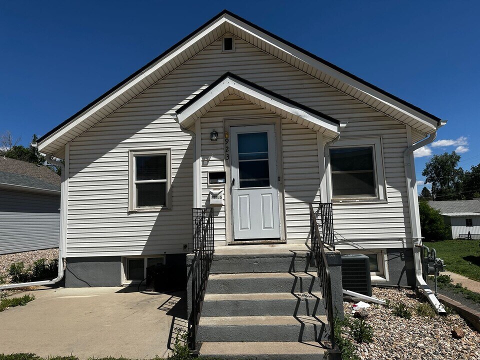 923 23rd St-Unit -UP in Greeley, CO - Building Photo