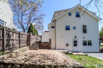 25 Maplewood Ave in Westport, CT - Building Photo - Building Photo
