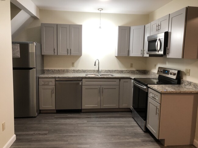 662 Tyler St, Unit 662A Tyler