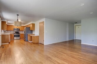 1467 NW 8th Ave in Oak Harbor, WA - Building Photo - Building Photo