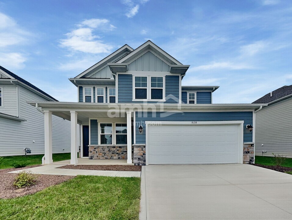 9139 Henley Ave in Reynoldsburg, OH - Foto de edificio