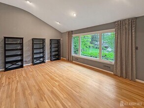 10 St Georges Rd in East Brunswick, NJ - Building Photo - Building Photo