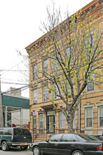 393 Bleecker St in Brooklyn, NY - Building Photo - Building Photo