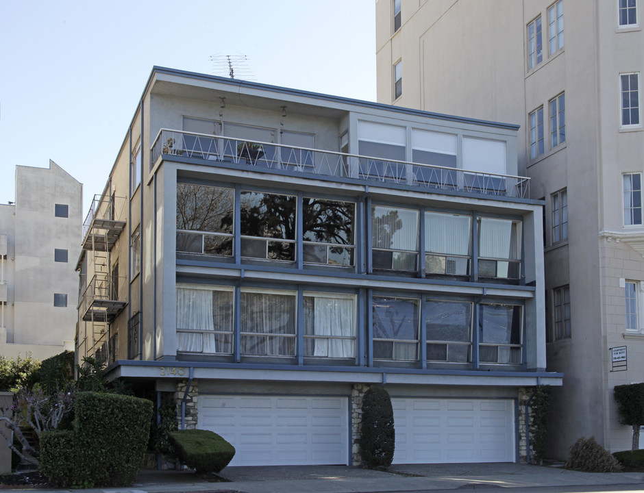 2140 Lakeshore Ave in Oakland, CA - Building Photo