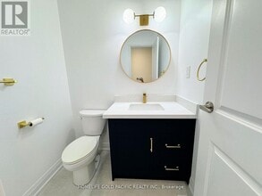 16 Snapdragon Dr in Toronto, ON - Building Photo - Building Photo