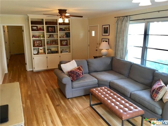 890 Laurel Ln in New Braunfels, TX - Building Photo - Building Photo