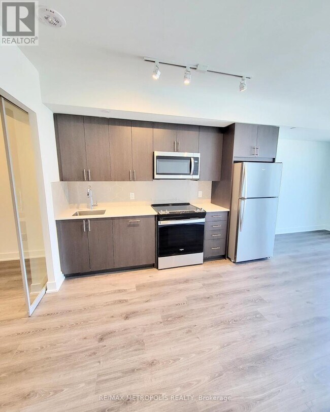 2545 Simcoe St N in Oshawa, ON - Building Photo - Building Photo