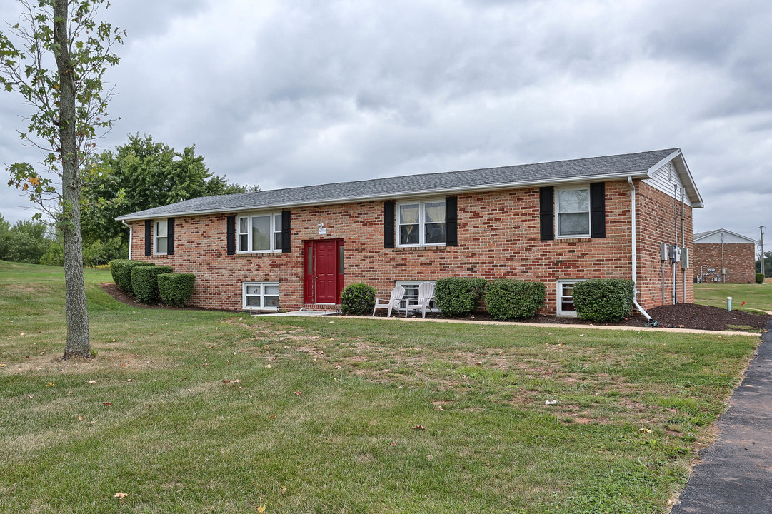 Liberty Village Apartments in Manchester, PA - Building Photo