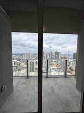 520 SW 5th Ave, Unit A18 in Miami, FL - Building Photo - Building Photo