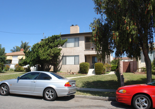 2048 Oliver Ave in San Diego, CA - Building Photo - Building Photo