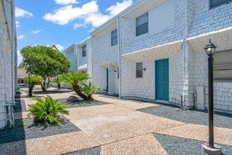 928 Postoffice St in Galveston, TX - Building Photo - Building Photo