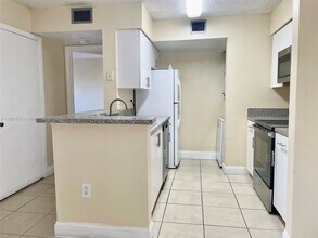 15221 SW 80th St in Miami, FL - Building Photo - Building Photo