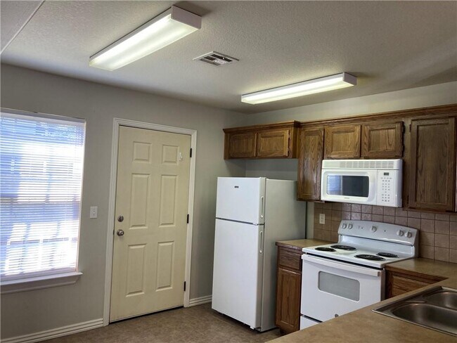 705 W Garland St photo'