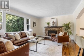 2209 Bel-Air Dr in Ottawa, ON - Building Photo - Building Photo