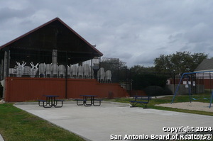 9410 Nells Farm in Helotes, TX - Foto de edificio - Building Photo