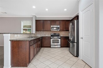 8238 Bay Run Ave in Baytown, TX - Building Photo - Building Photo