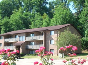 Devou Village in Fort Wright, KY - Foto de edificio - Building Photo