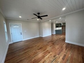 911 N Spring St in Grand Saline, TX - Building Photo - Building Photo