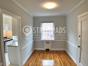 1141 Beacon St, Unit 3 in Brookline, MA - Building Photo - Building Photo