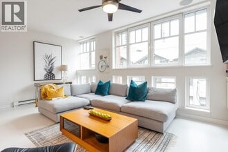 1072 Hamilton St in Vancouver, BC - Building Photo - Building Photo