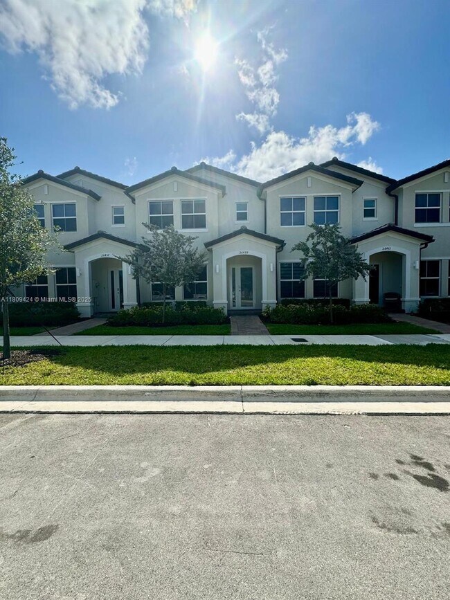 26459 SW 149th Ave in Naranja, FL - Building Photo - Building Photo
