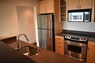 1711 E Olive Wy in Seattle, WA - Building Photo - Building Photo