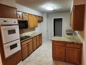 5633 Tourist Dr in North Richland Hills, TX - Building Photo - Building Photo