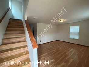 8421 SE Insley St in Portland, OR - Building Photo - Building Photo