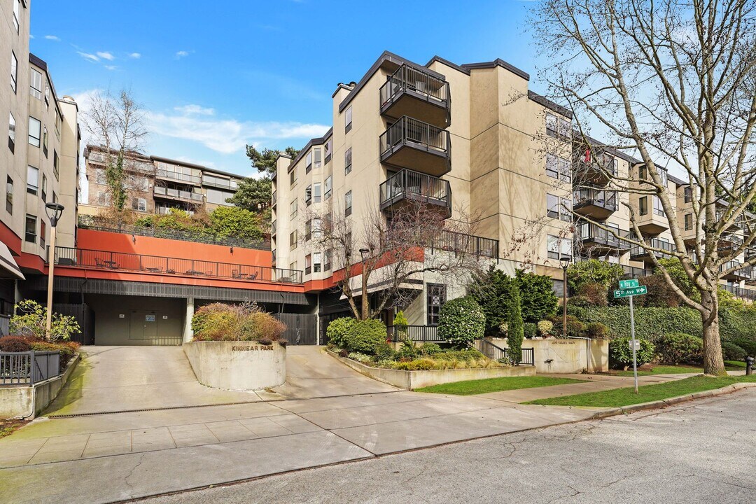 410 W Roy St in Seattle, WA - Foto de edificio