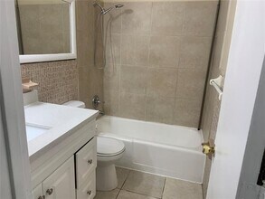 4059 NW 31st Ave in Lauderdale Lakes, FL - Building Photo - Building Photo