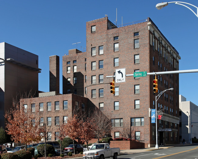 Alamance Plaza in Burlington, NC - Building Photo - Building Photo