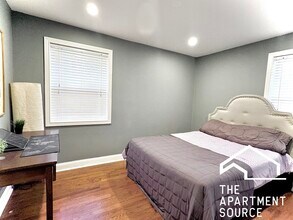 8108 S 85th Ave in Justice, IL - Foto de edificio - Building Photo