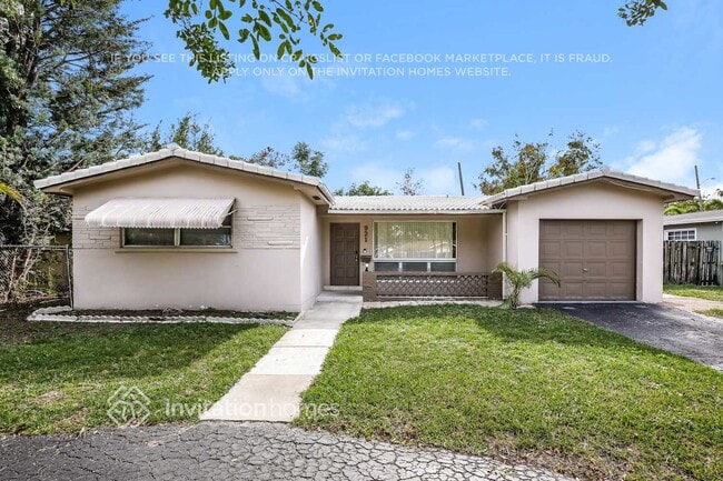 property at 921 E Hawthorne Cir