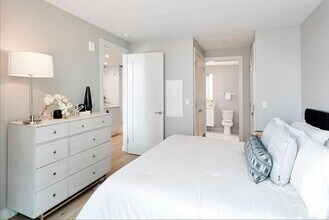 60 6th Ave, Unit 2 in Quincy, MA - Foto de edificio - Building Photo