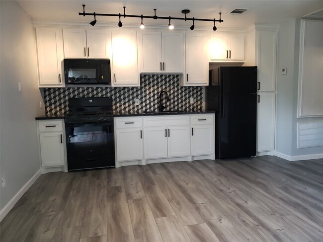 property at 1503 Ryon St