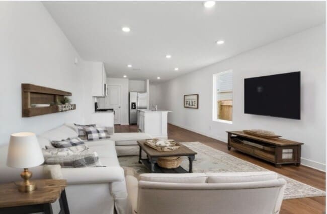 40839 Hawthorne Glades St