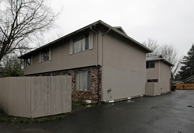 Mark Vi Apartments in Vancouver, WA - Building Photo - Building Photo