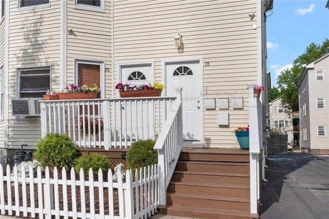 28 Frederick St in Providence, RI - Building Photo - Building Photo