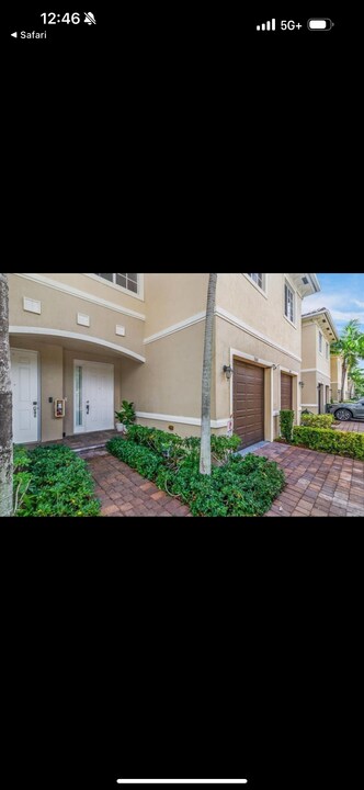 2615 SW 81st Ter in Miramar, FL - Building Photo