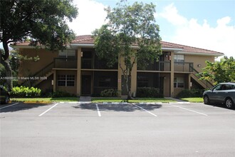 10404 NW 8th St in Pembroke Pines, FL - Building Photo - Building Photo