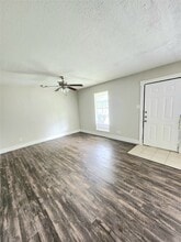 9110 Kentshire Dr in Houston, TX - Building Photo - Building Photo