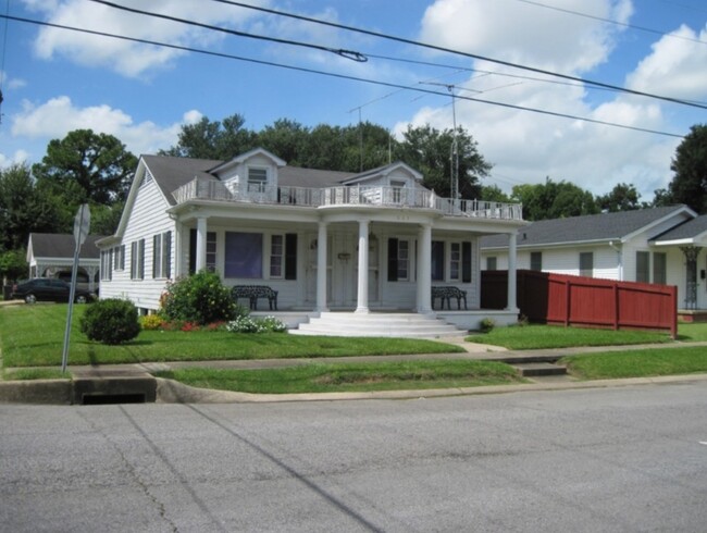 603 Cedar Crest Ct, Unit # 1 Private room /bath in Lafayette, LA - Building Photo - Building Photo