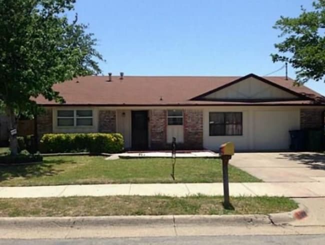 property at 6000 Lindy Ln