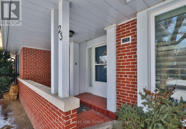23 Rothmere Dr in Toronto, ON - Building Photo - Building Photo