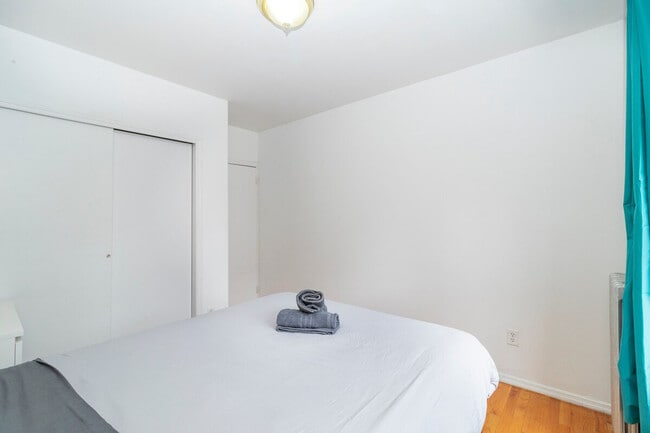 1676 3rd Ave, Unit SI ID1032049P in New York, NY - Building Photo - Building Photo