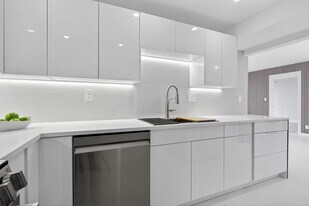 525 N Ocean Blvd in Pompano Beach, FL - Building Photo