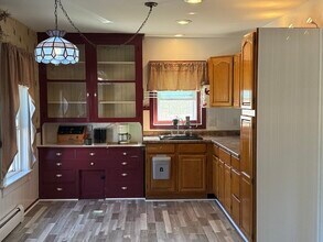 435 Brown St in Attleboro, MA - Building Photo - Building Photo