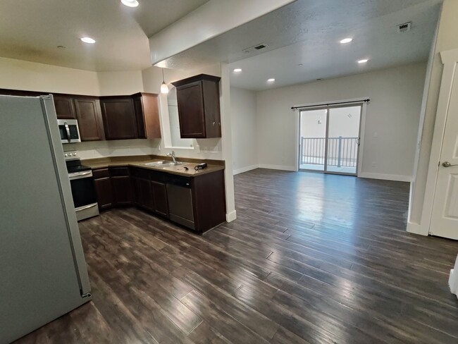 property at 91 W Springview Dr