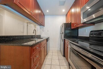 1726 Wallace St in Philadelphia, PA - Building Photo - Building Photo